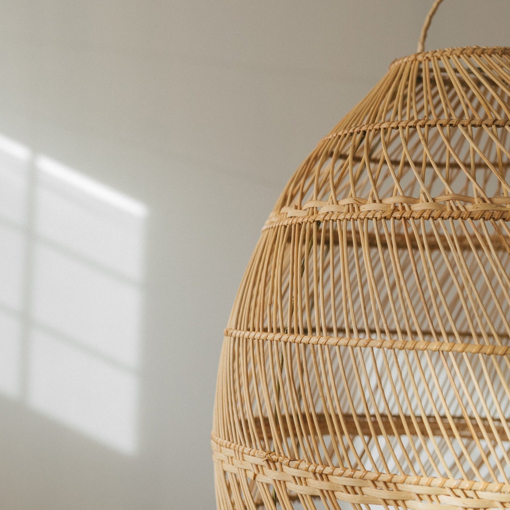 Light Rattan Material Rustic Rattan Pendant Lighting Wicker Woven Hanging Lamp Shade